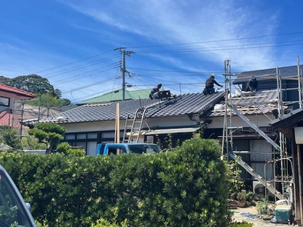 屋根葺き替え工事